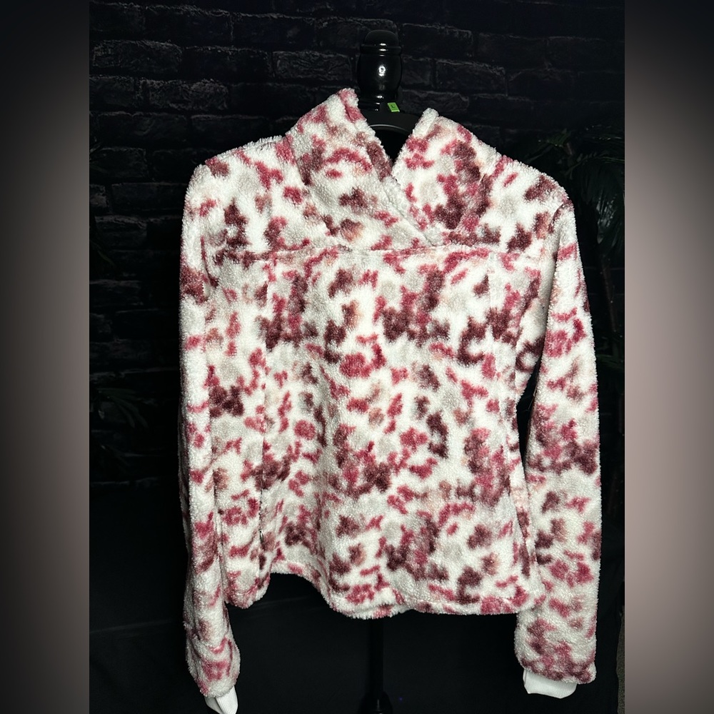 FREELY| women purple, pink and white pullover size Small